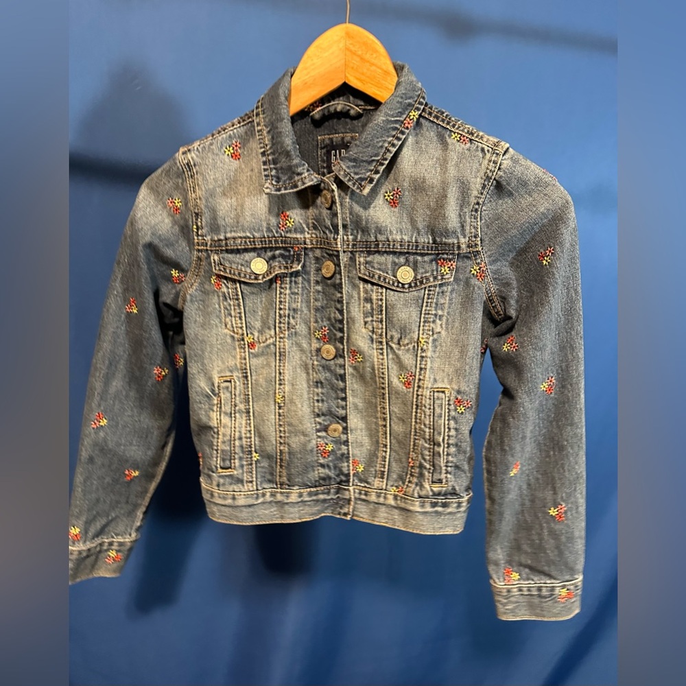 Girls Gap Jean jacket size medium.